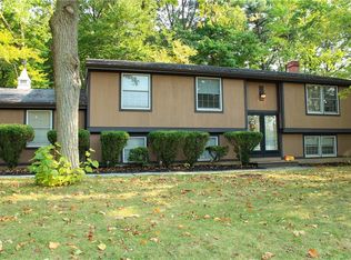 229 Dohrcrest Dr, Rochester, NY 14612