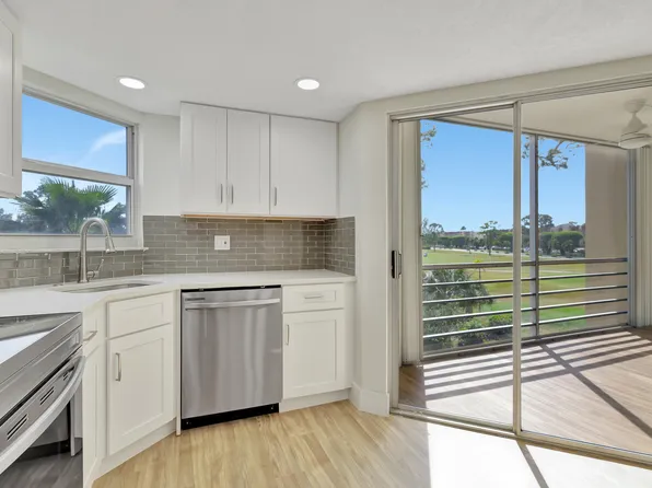 3654 Via Poinciana Way #301, Lake Worth, FL 33467