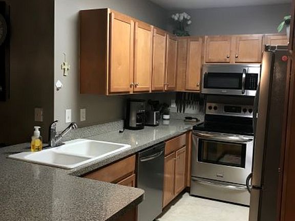 2nd image of 5780 Hampshire Ln