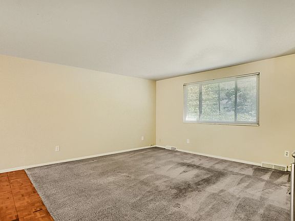 2nd image of 104 East St