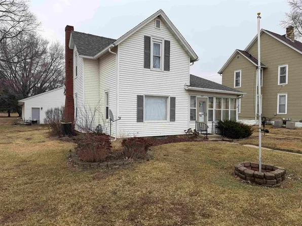 509 N Walnut St, Byron, IL 61010