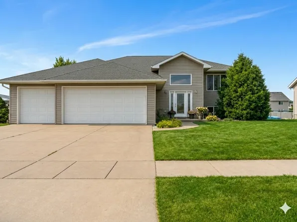 206 Longworth Ave, Alburnett, IA 52202