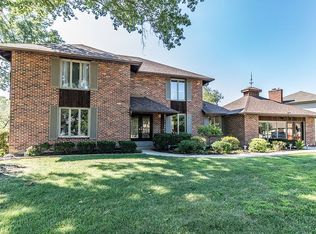 16062 Hunters Way Dr, Chesterfield, MO 63017