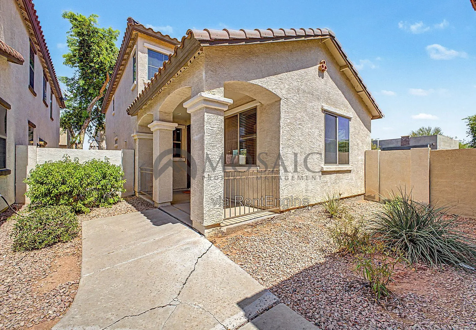 3 bed, 2.5 bath, 1684 sqft, $2,095 — Photo 3