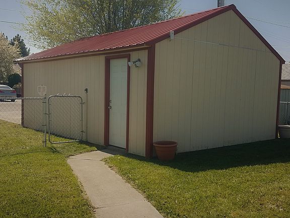 4th image of 2820 E Marshall Ave
