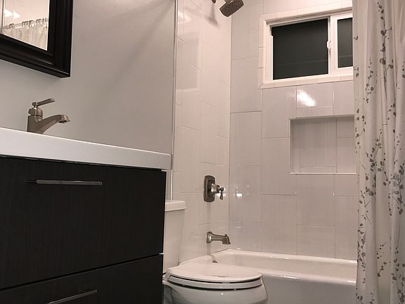3rd image of 2701 Wyandotte Ave