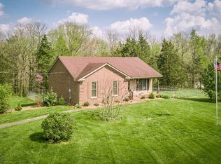638 Hickory Woods Dr, Taylorsville, KY 40071