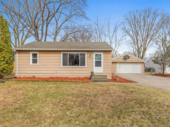 1709 Hillview Rd, Shoreview, MN 55126