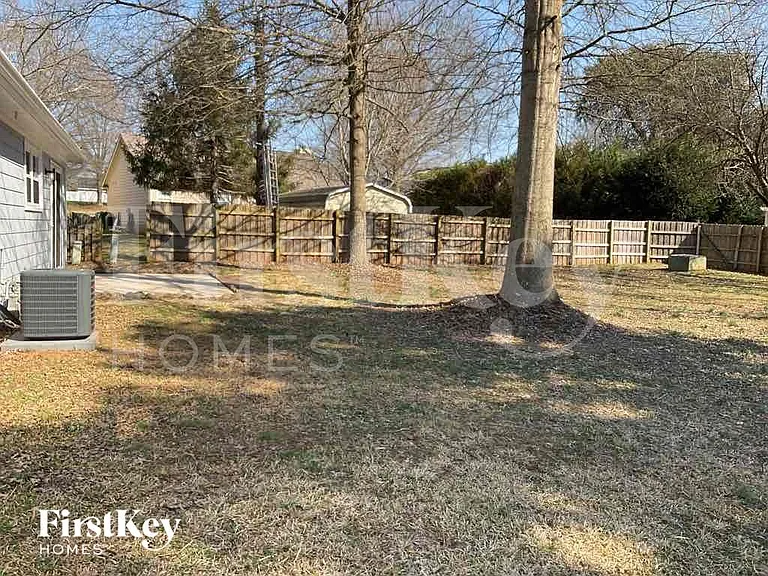 7938 Lindfield Ct — Photo 20