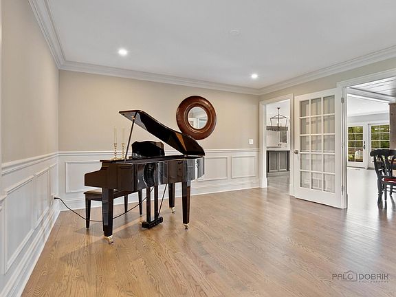 5th image of 75 Hickory Ln
