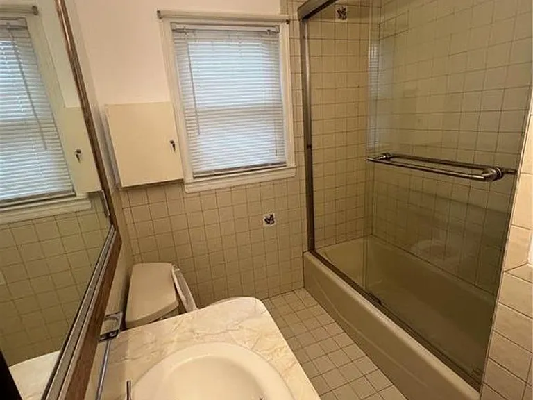 2401 Lawnherst Ave — Photo 24