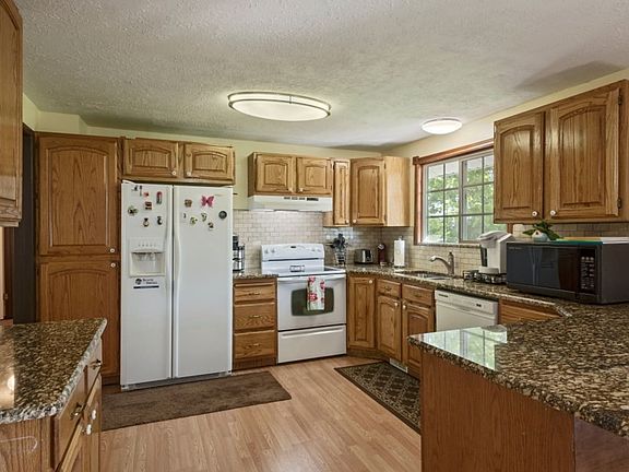 2nd image of 6828 W Bello Ave