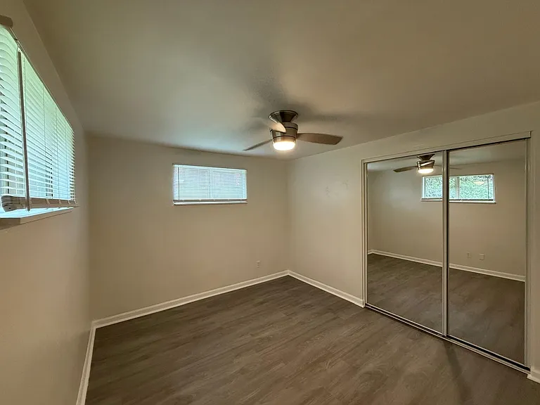 807 Londonderry Dr — Photo 17