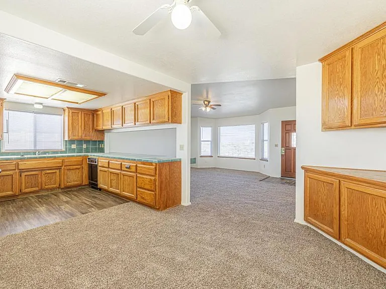 6940 Quezon Ave — Photo 12