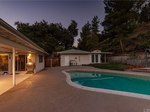 3rd image of 9650 Sombra Valley Dr