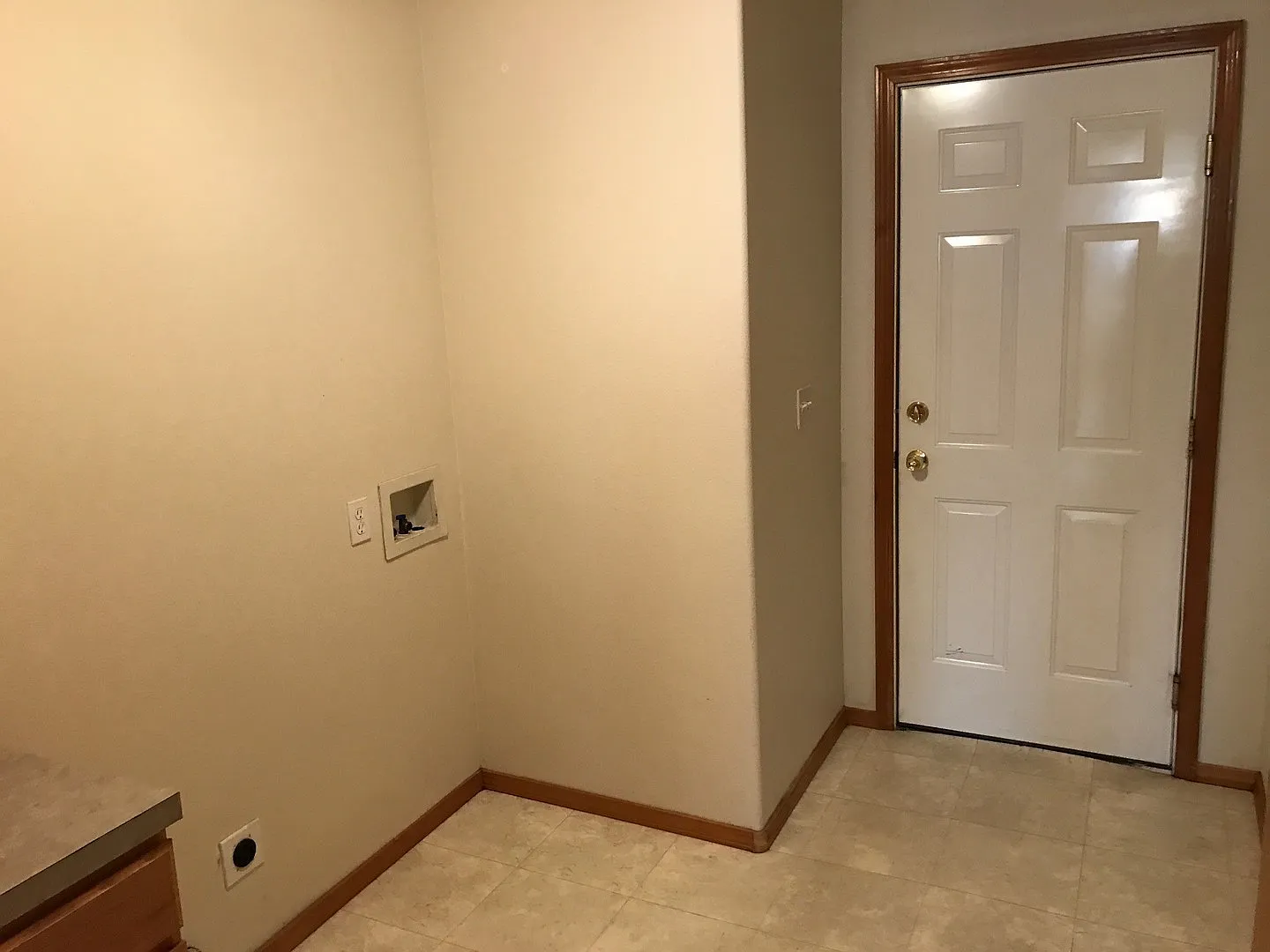 Ground Level Eastgate Home — Photo 4