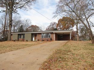 4235 1st St NE, Hickory, NC 28601