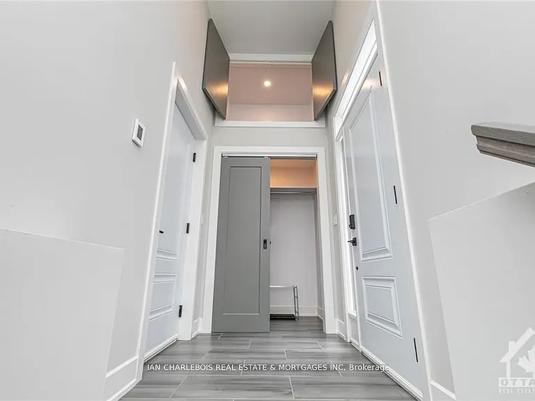 846 Rockson Cres #C — Photo 5