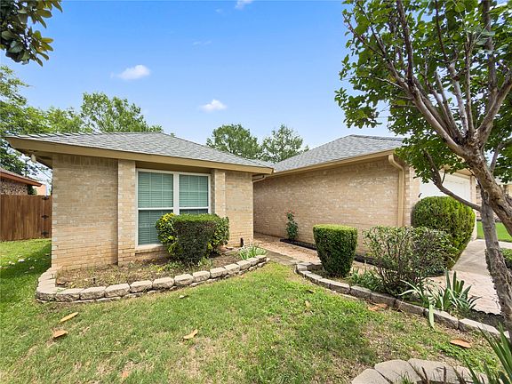 3rd image of 2426 Sutton Dr