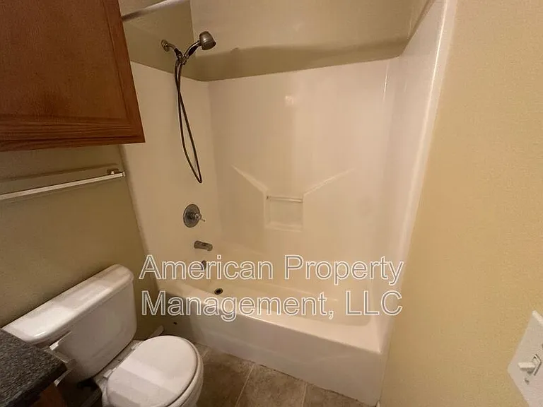 4718 NE Wisconsin St — Photo 5