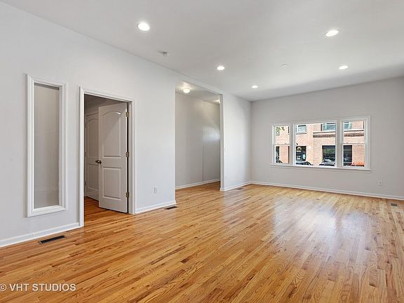 2nd image of 1803 W Cuyler Ave
