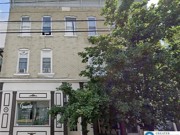 410 E 4th St #1 — Photo 1