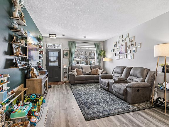 5th image of 26 River Woods Dr W