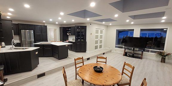4th image of 5483 Eglinton St