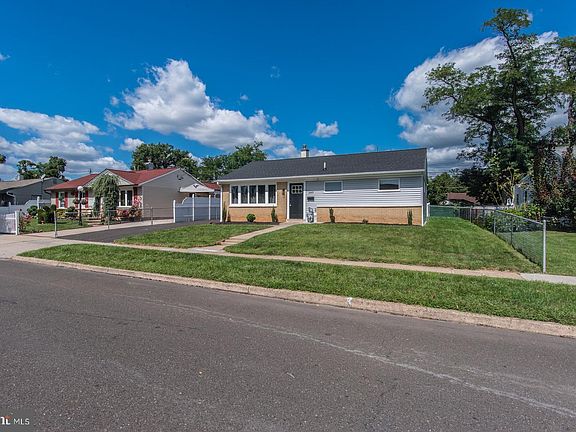 3rd image of 1007 Hilary Ave