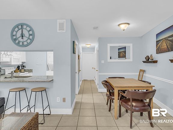 4th image of 952 W Beach Blvd #106