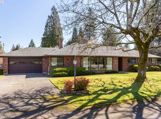 5570 SW Arrow Wood Ln, Portland, OR 97225