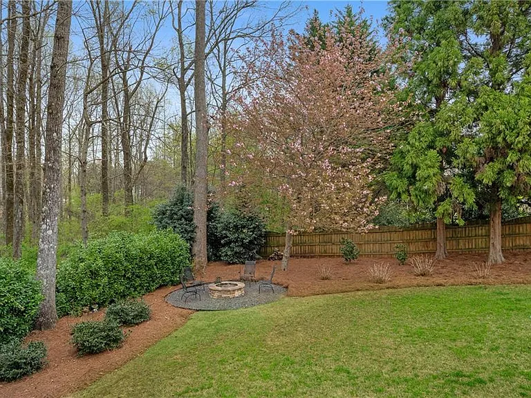 5945 Broadwater Trl — Photo 3