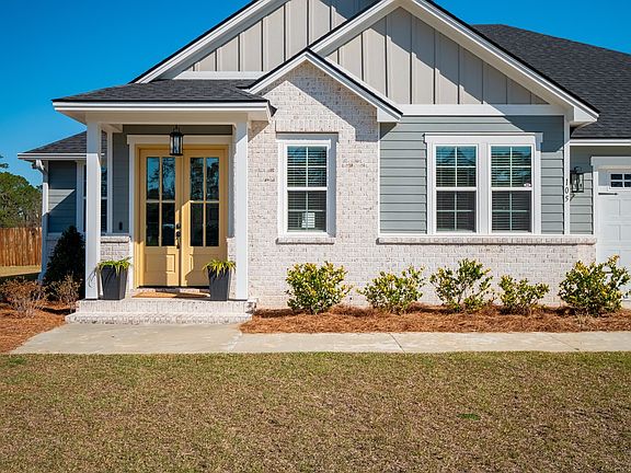 3rd image of 105 Audrey Ln