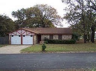 4706 Willow Tree Dr, Arlington, TX 76017