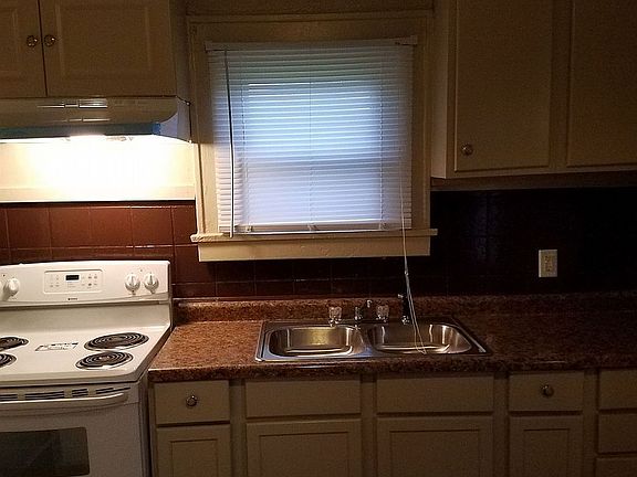 5th image of 1320 Standish Ave
