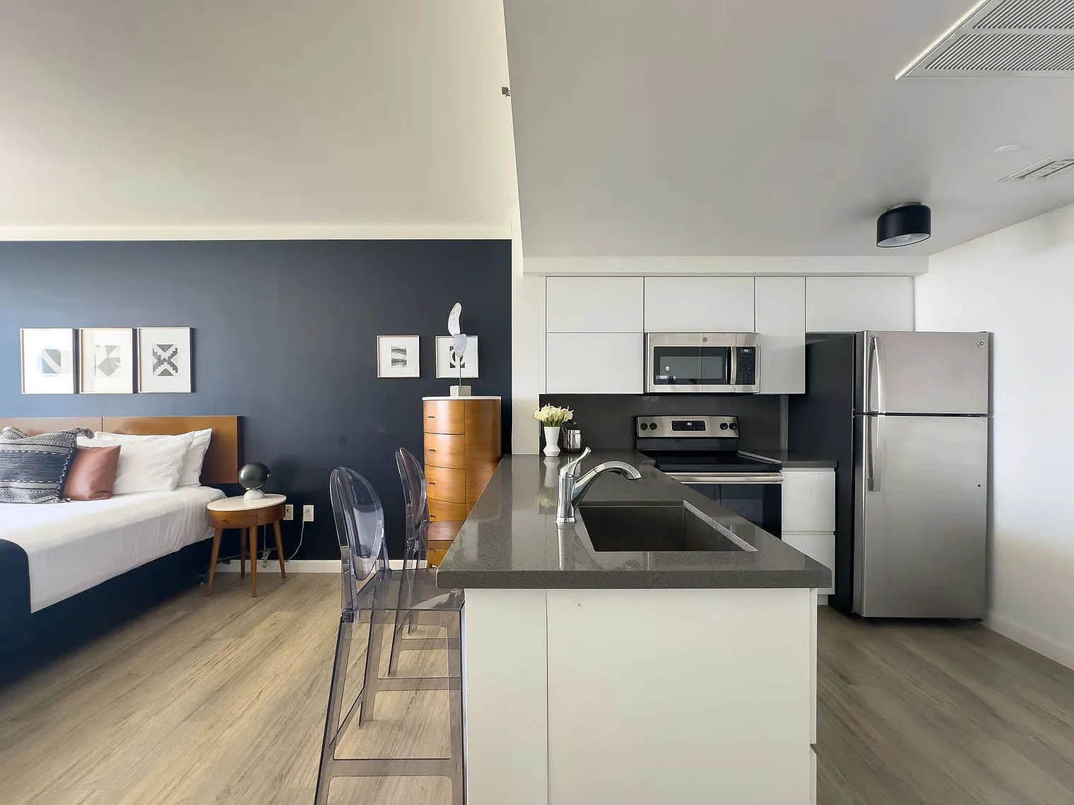Studio, 1.0 bath, 419 sqft, $3,246 — Photo 4