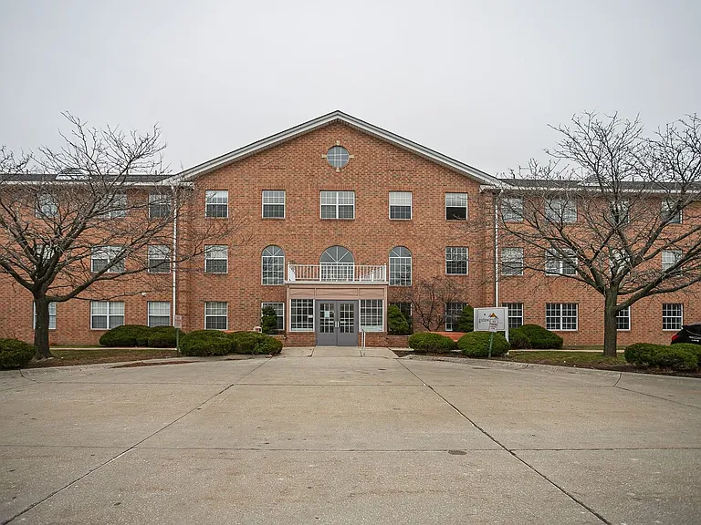 4 Gateway — Photo 19