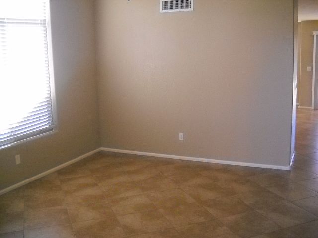 1st image of 41915 W Anne Ln