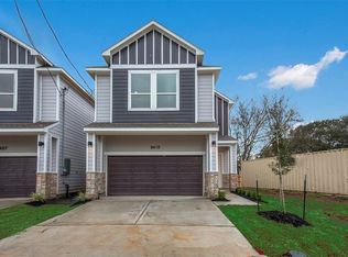 8415 McLean St, Houston, TX 77051