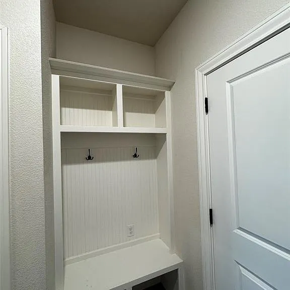 331 Sophia Ln — Photo 10
