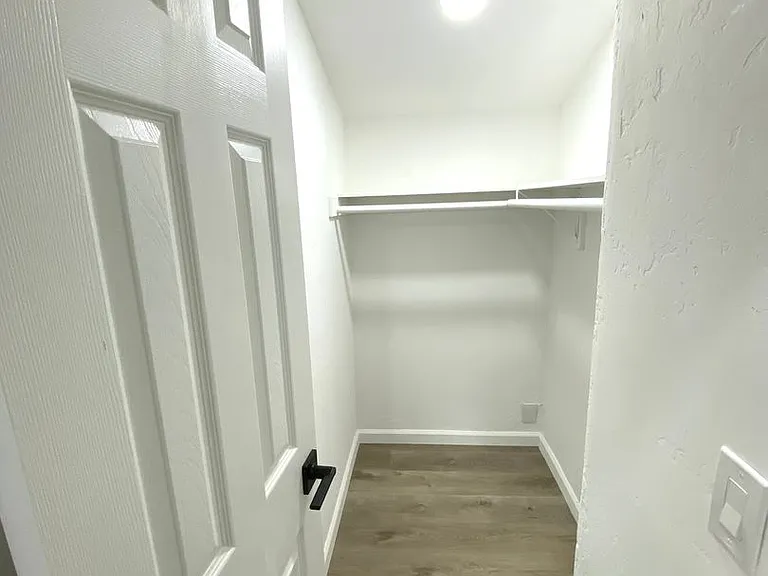 6353 Malcolm Dr — Photo 14