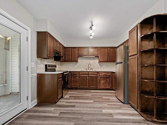 2nd image of 731 Coventry Ln APT D