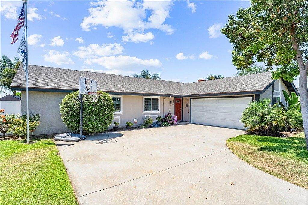 ⭐️ゆき⭐️ 6057 Azalea St, Chino, CA 91710 | Zillow