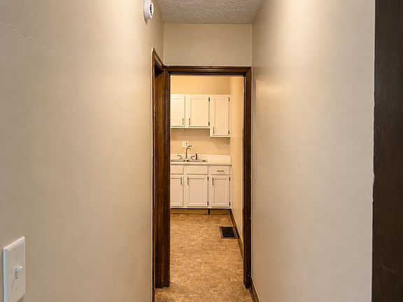 4th image of 891 Berkeley Rd APT B