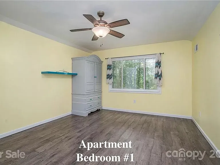 3121 Mocking Bird Ln — Photo 5