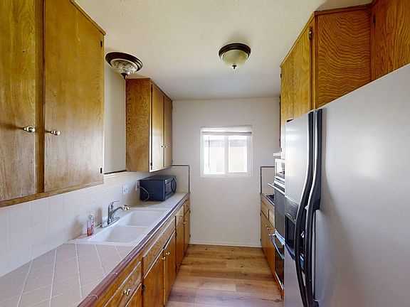 4th image of 876 Wellwood Ave #876