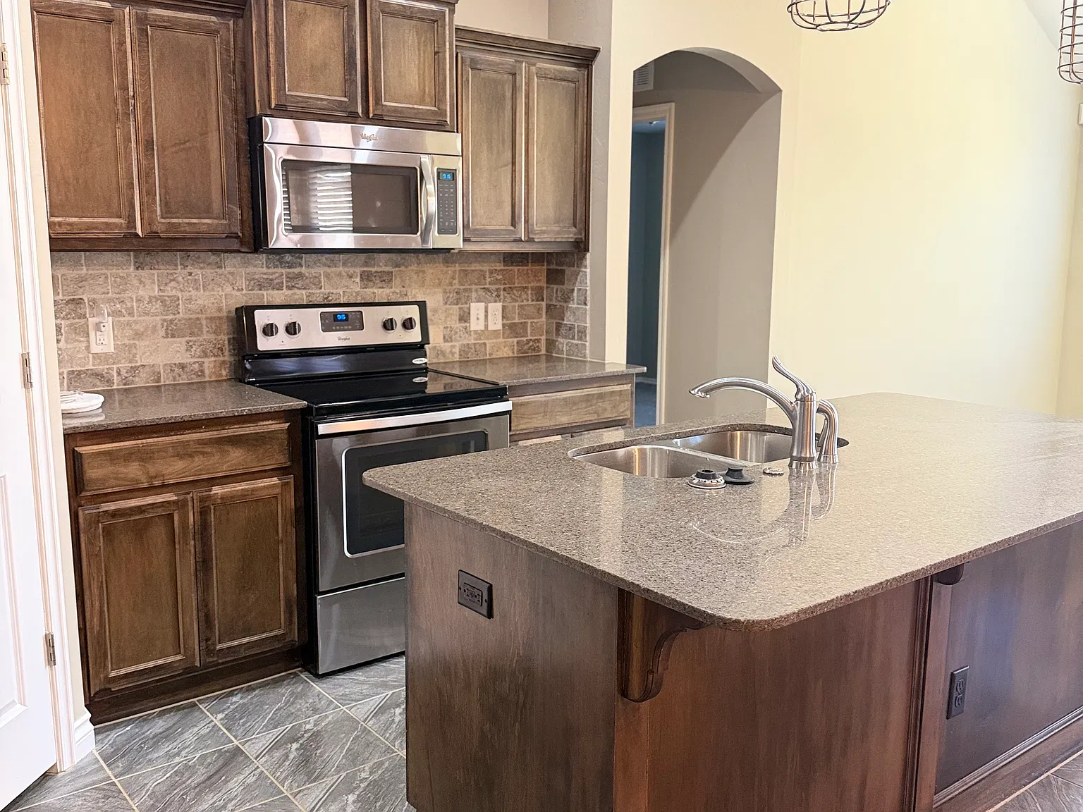 3 bed, 1503 sqft, $1,750 — Photo 3