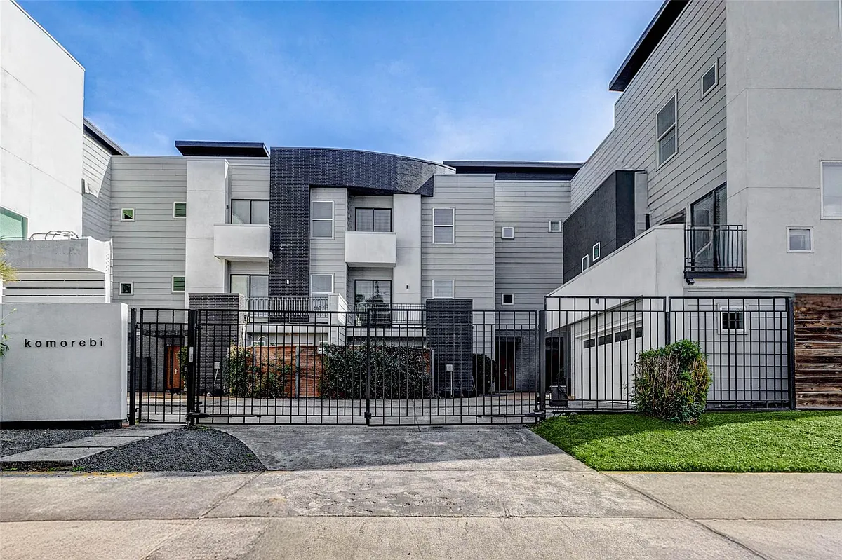 Building Photo - 4115 Chartres St
