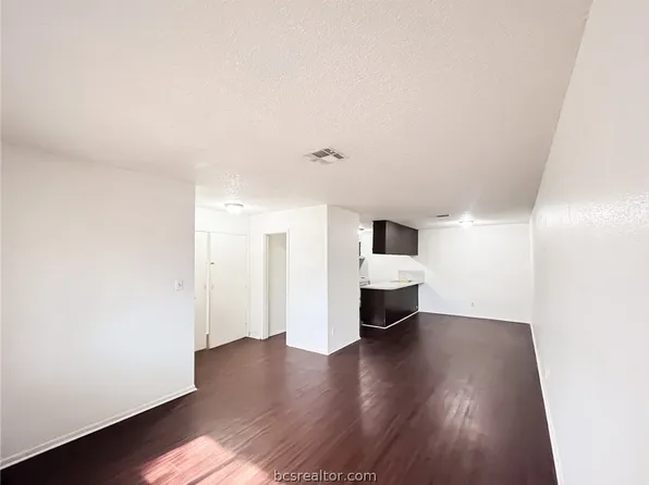 800 Pine St, Hearne, TX 77859