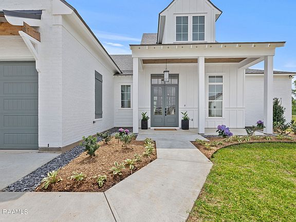 4th image of 204 Winding Wood Ln